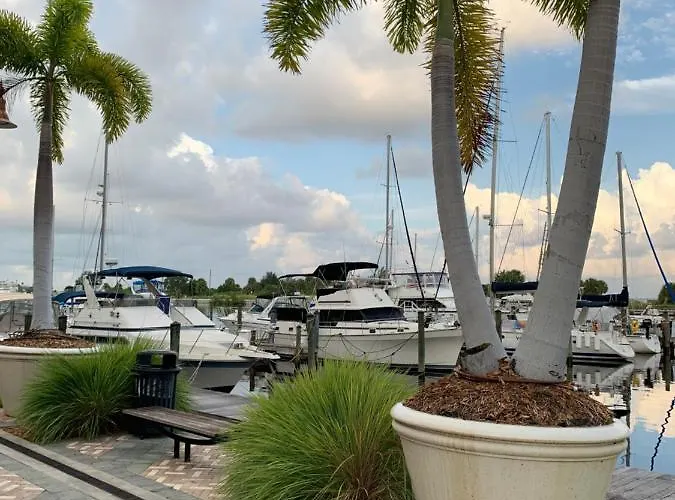 Bayside Retreat Resort Condo, Private Beach, Balcony With Water Views