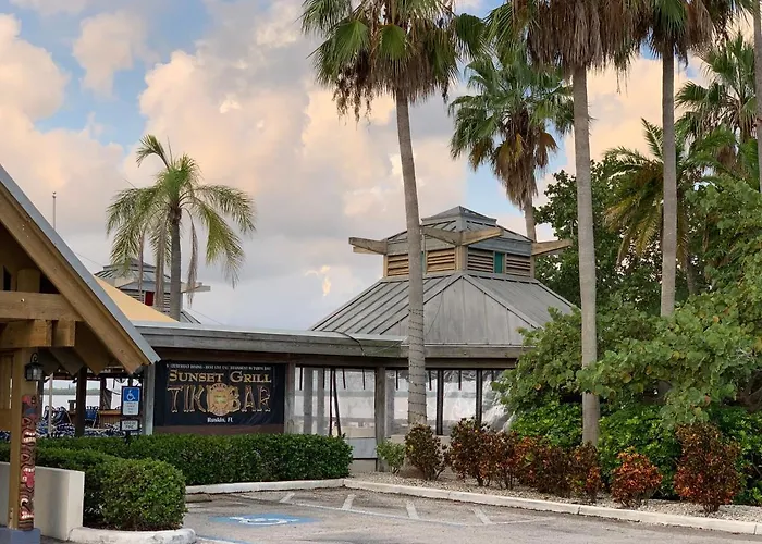 Bayside Retreat Resort Condo, Private Beach, Balcony With Water Views